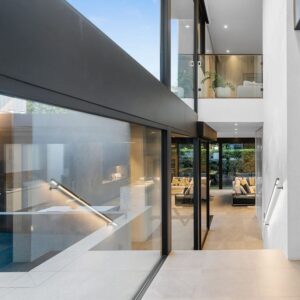 lightrail_SS38_led_illuminated_handrail_hawthorn3